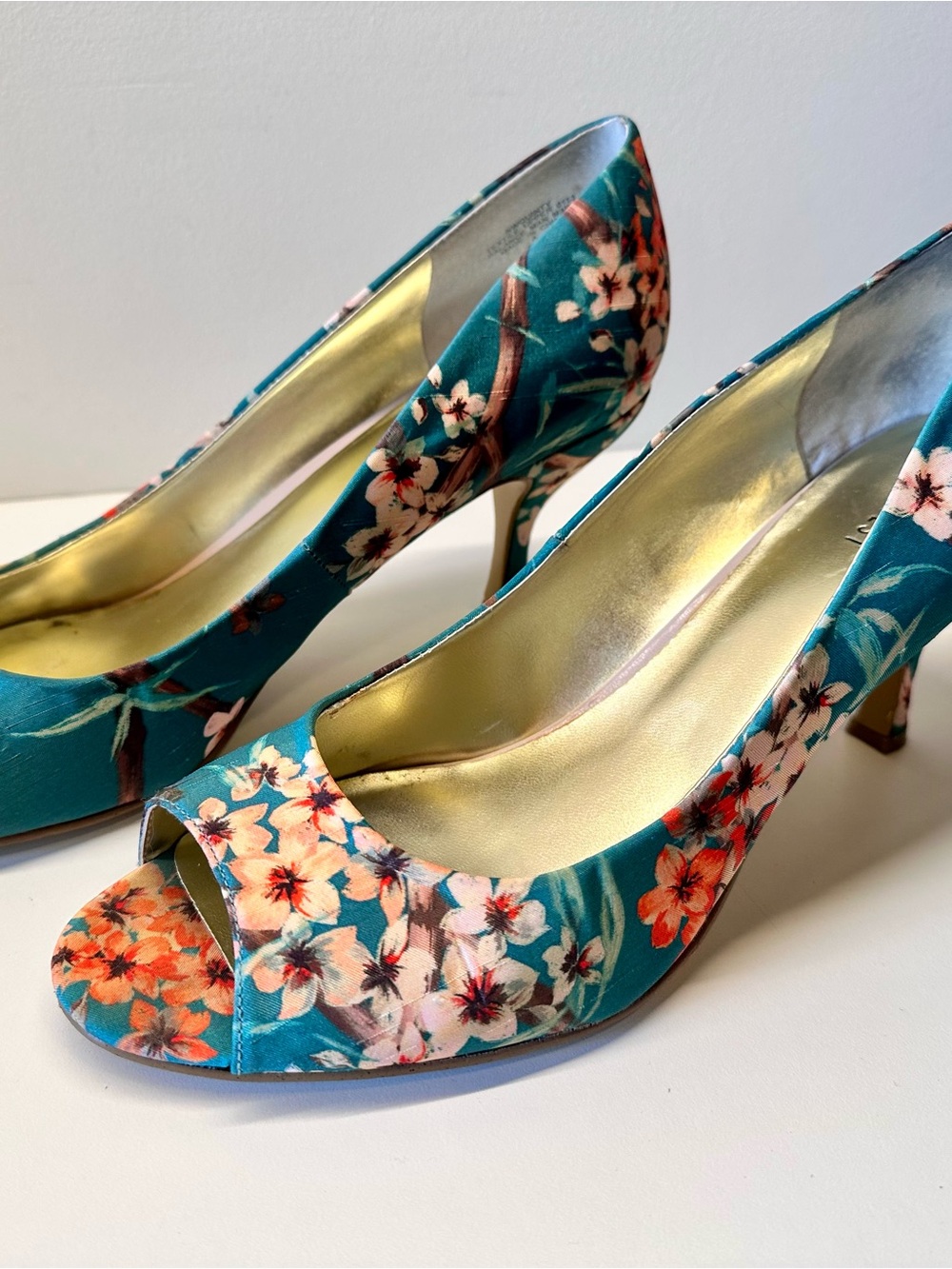 Nine West Teal Floral Peep-Toe Heels